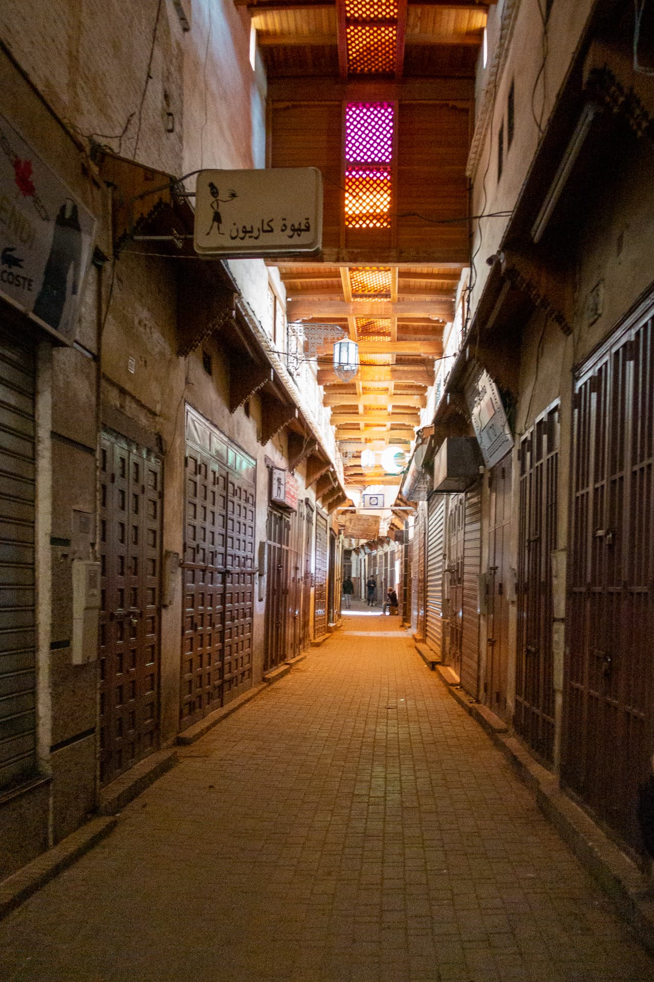 https://mdw-travel-data-us-east-1.s3.amazonaws.com/img/country/Morocco/Kissariat-As-Souk/img_00.jpg