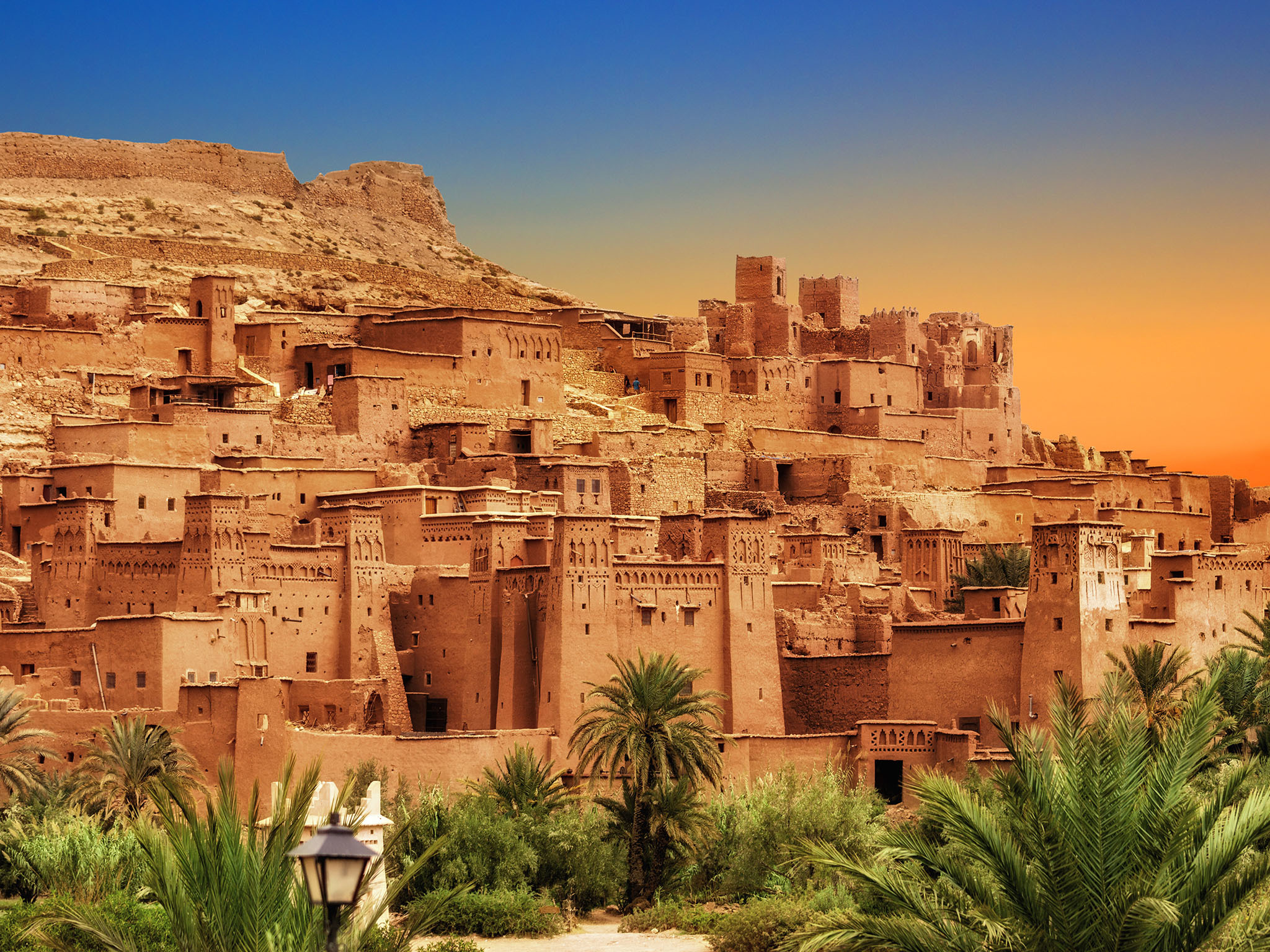 https://mdw-travel-data-us-east-1.s3.amazonaws.com/img/country/Morocco/Lunivers-des-mineraux/img_02.jpg