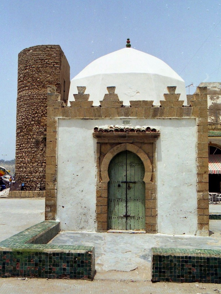 https://mdw-travel-data-us-east-1.s3.amazonaws.com/img/country/Morocco/Marabout-Sidi-Bouafi/img_03.jpg