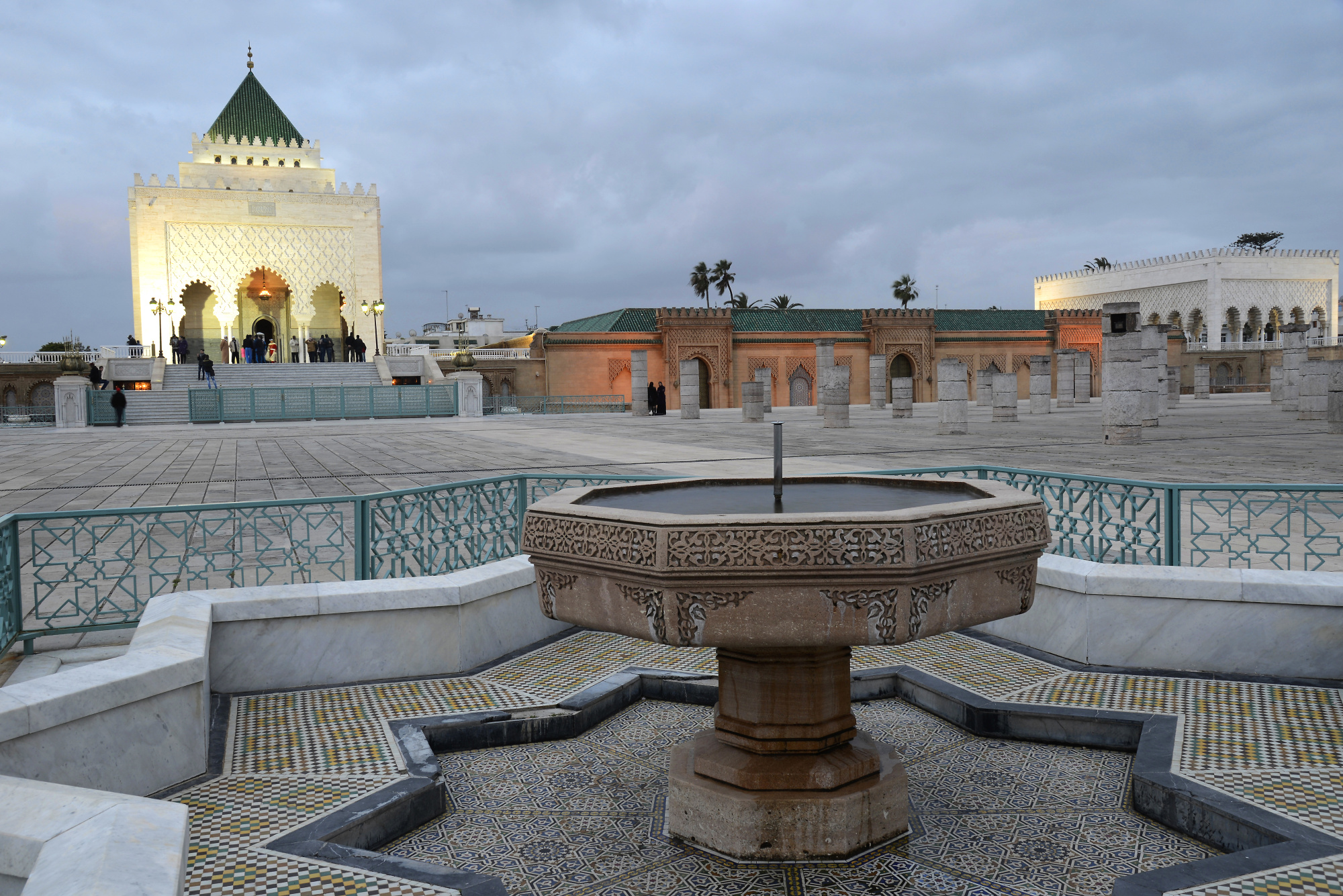 https://mdw-travel-data-us-east-1.s3.amazonaws.com/img/country/Morocco/Mausoleum-of-Mohammed-V/img_03.jpg