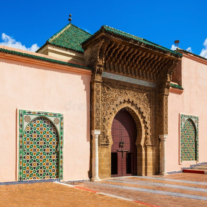 https://mdw-travel-data-us-east-1.s3.amazonaws.com/img/country/Morocco/Mausoleum-of-Moulay-Ismail/img_02.jpg