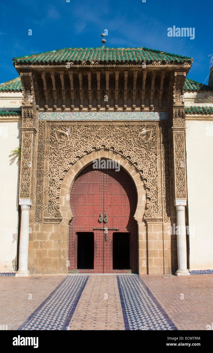 https://mdw-travel-data-us-east-1.s3.amazonaws.com/img/country/Morocco/Mausoleum-of-Sidi-Mahrez/img_01.jpg