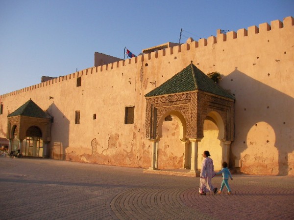 https://mdw-travel-data-us-east-1.s3.amazonaws.com/img/country/Morocco/Meknes-Medina/img_03.jpg