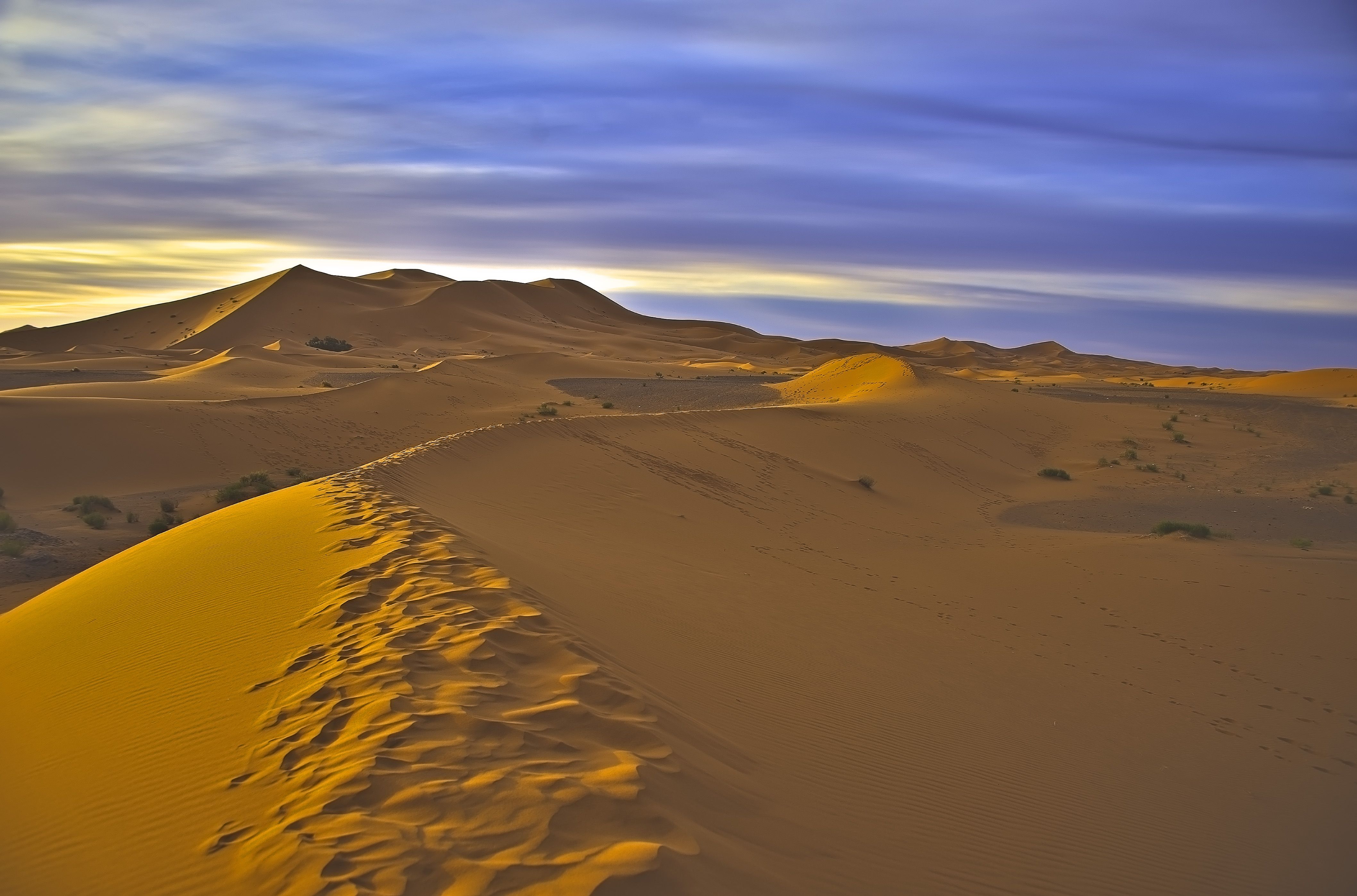 https://mdw-travel-data-us-east-1.s3.amazonaws.com/img/country/Morocco/Merzouga-Dunes/img_00.jpg
