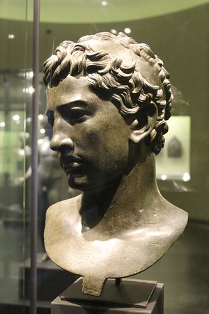 https://mdw-travel-data-us-east-1.s3.amazonaws.com/img/country/Morocco/National-Archaeology-Museum/img_02.jpg