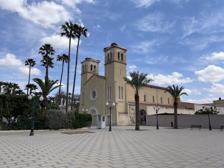 https://mdw-travel-data-us-east-1.s3.amazonaws.com/img/country/Morocco/Oujda-Cathedral/img_02.jpg