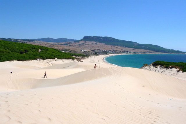 https://mdw-travel-data-us-east-1.s3.amazonaws.com/img/country/Morocco/Playa-de-Bolonia/img_00.jpg