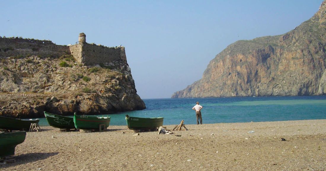 https://mdw-travel-data-us-east-1.s3.amazonaws.com/img/country/Morocco/Playa-de-la-Ahumada/img_02.jpg