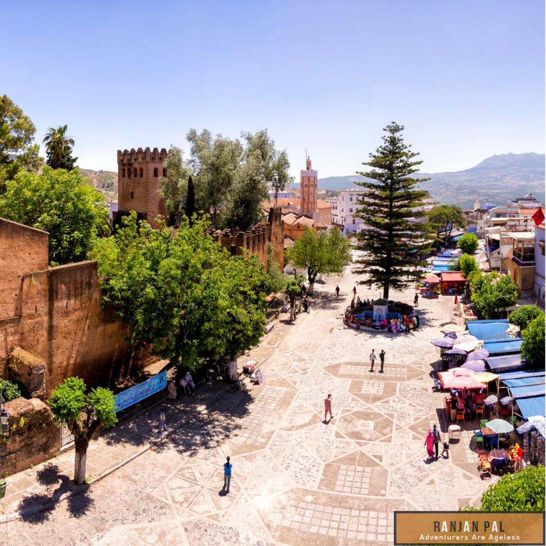 https://mdw-travel-data-us-east-1.s3.amazonaws.com/img/country/Morocco/Plaza-Uta-el-Hammam/img_00.jpg