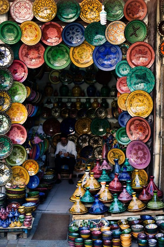 https://mdw-travel-data-us-east-1.s3.amazonaws.com/img/country/Morocco/Pottery-Souk/img_02.jpg