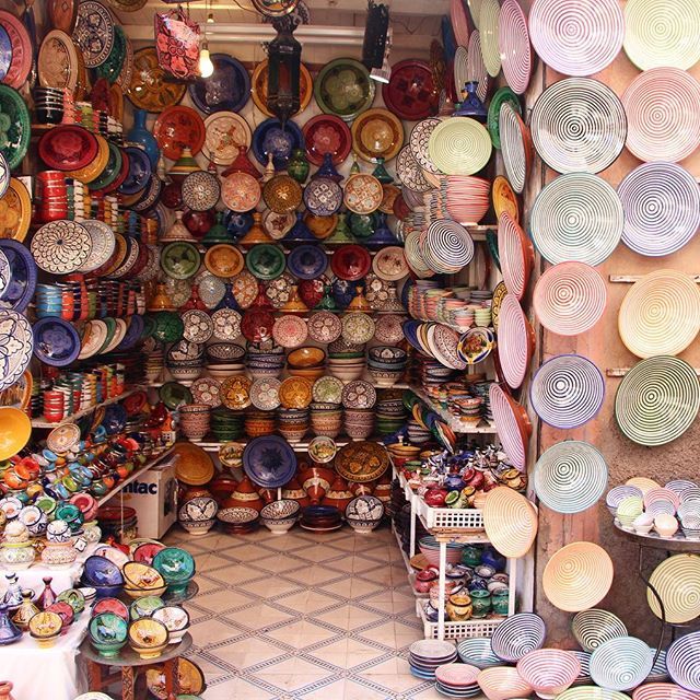 https://mdw-travel-data-us-east-1.s3.amazonaws.com/img/country/Morocco/Pottery-Souk/img_03.jpg