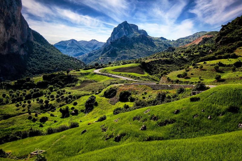 https://mdw-travel-data-us-east-1.s3.amazonaws.com/img/country/Morocco/Rif-Mountains/img_00.jpg