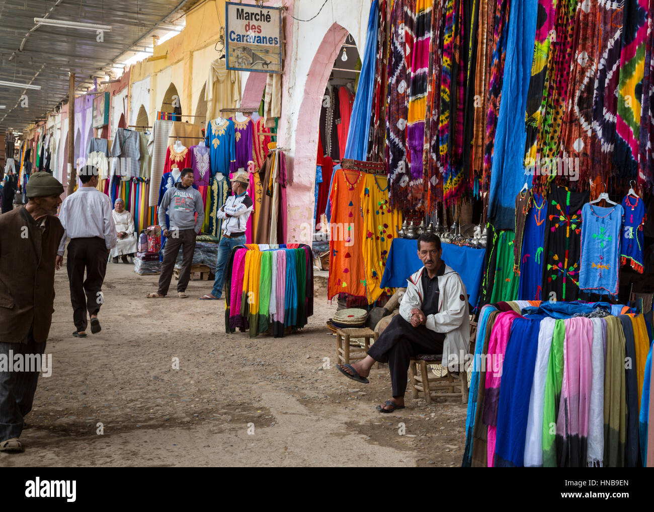 https://mdw-travel-data-us-east-1.s3.amazonaws.com/img/country/Morocco/Rissani-Market/img_03.jpg