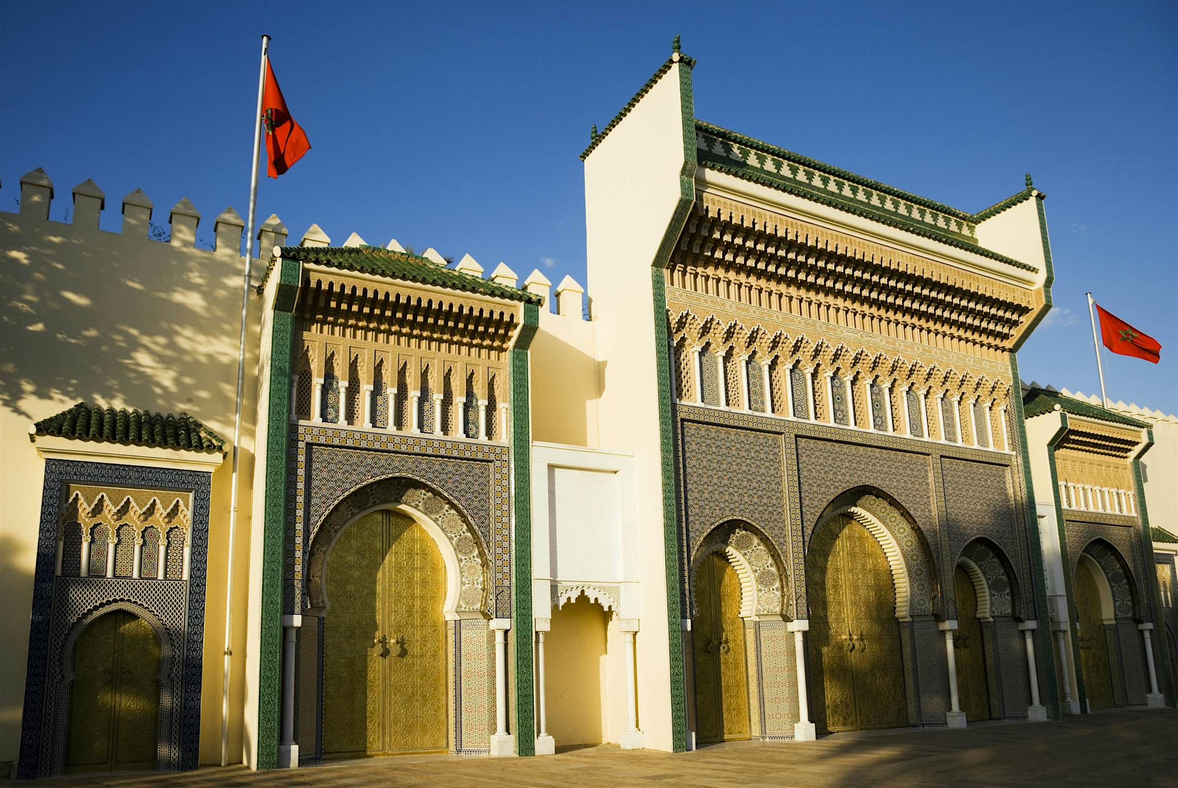 https://mdw-travel-data-us-east-1.s3.amazonaws.com/img/country/Morocco/Royal-Palace/img_00.jpg