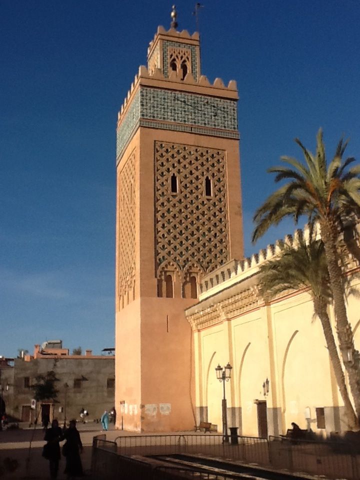 https://mdw-travel-data-us-east-1.s3.amazonaws.com/img/country/Morocco/Saadian-Tombs/img_02.jpg