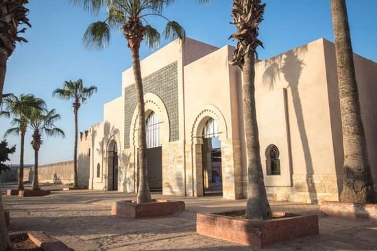 https://mdw-travel-data-us-east-1.s3.amazonaws.com/img/country/Morocco/Souk-El-Had-dAgadir/img_00.jpg