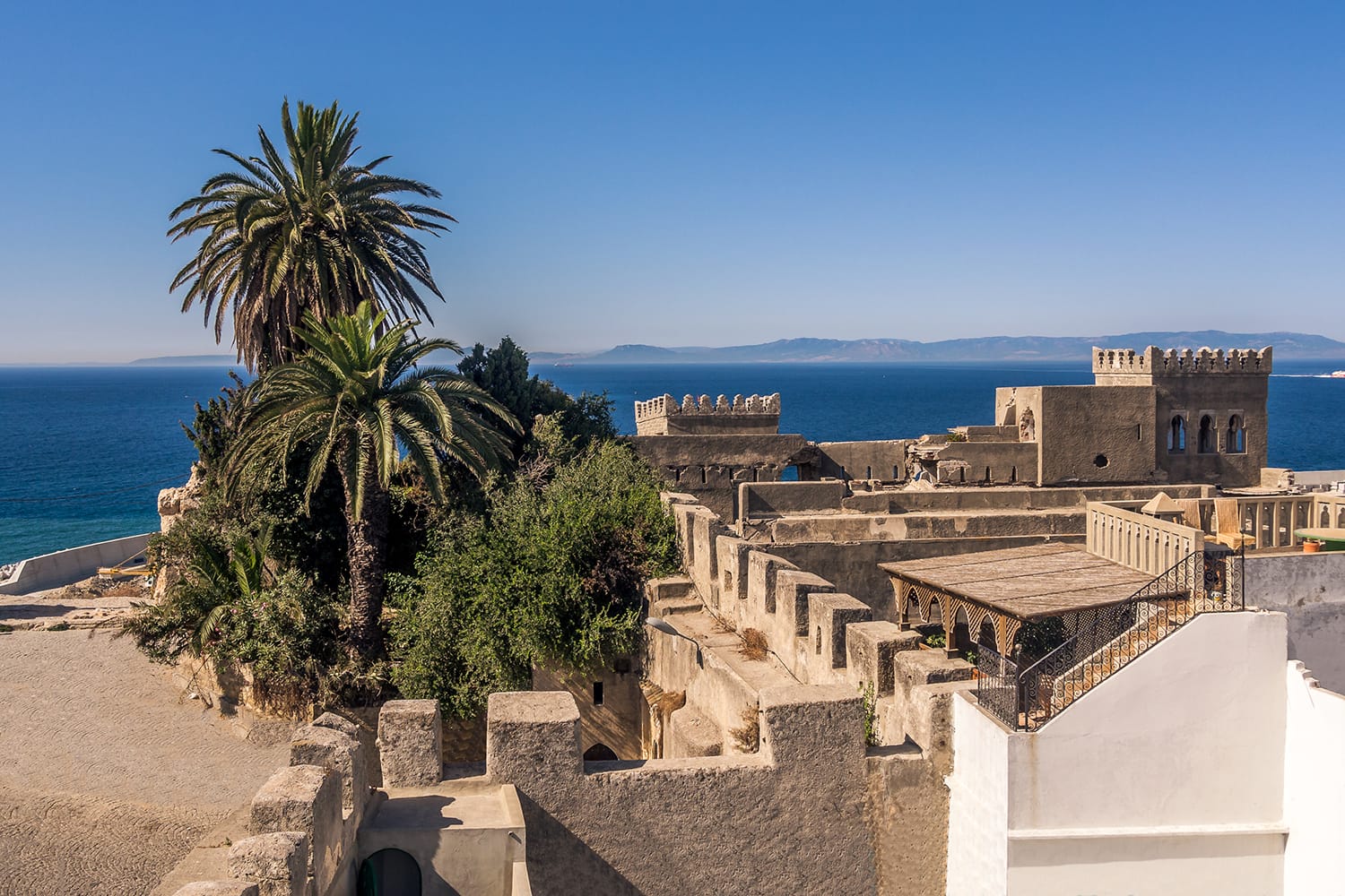 https://mdw-travel-data-us-east-1.s3.amazonaws.com/img/country/Morocco/Tangier-Casbah/img_00.jpg