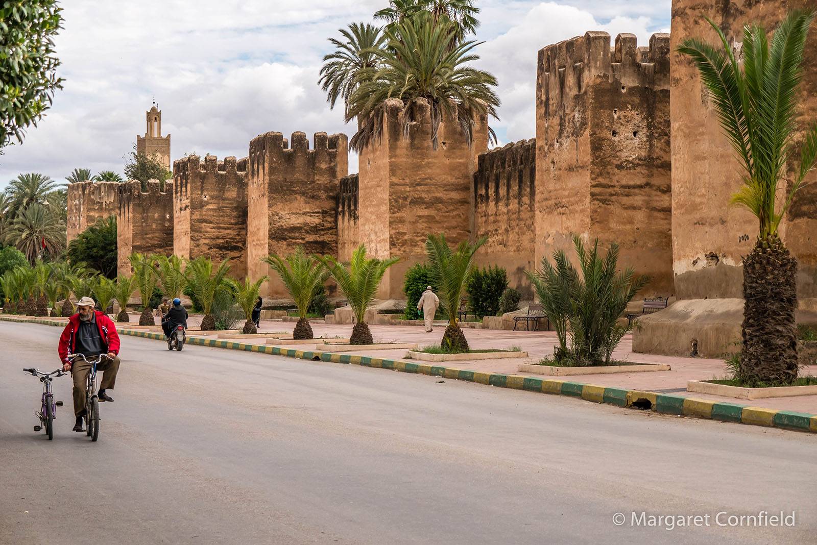 https://mdw-travel-data-us-east-1.s3.amazonaws.com/img/country/Morocco/Taroudant-Ramparts/img_01.jpg