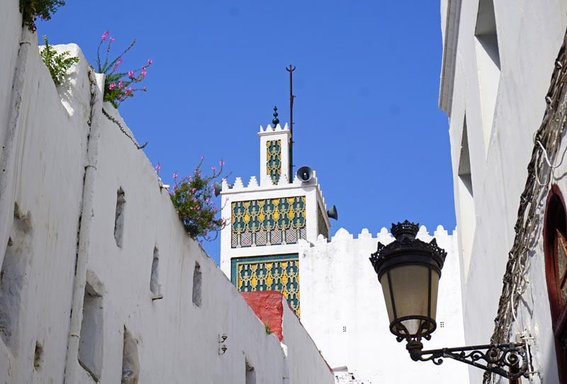https://mdw-travel-data-us-east-1.s3.amazonaws.com/img/country/Morocco/Tetouan-Medina/img_01.jpg