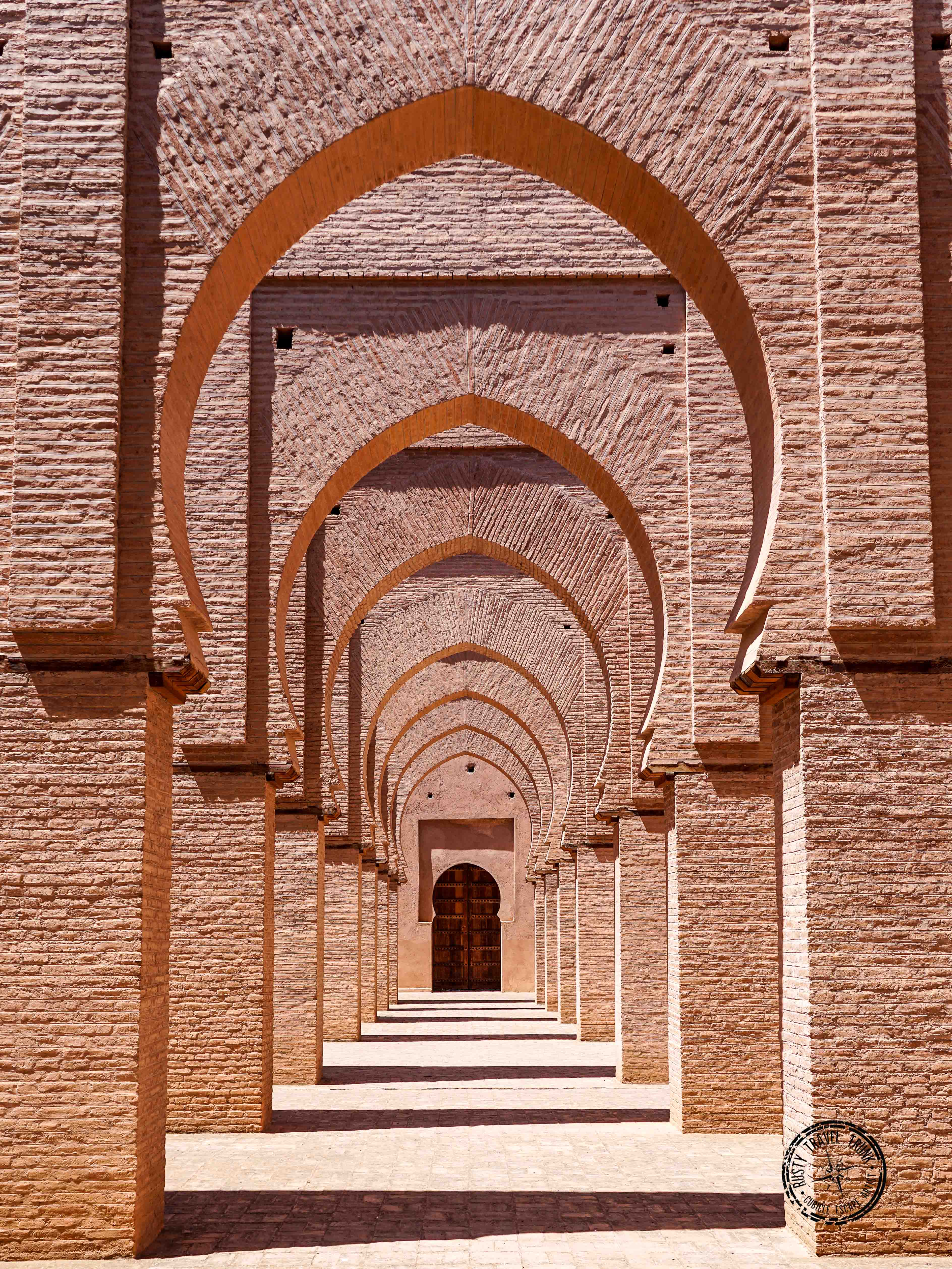 https://mdw-travel-data-us-east-1.s3.amazonaws.com/img/country/Morocco/Tin-Mal-Mosque/img_02.jpg