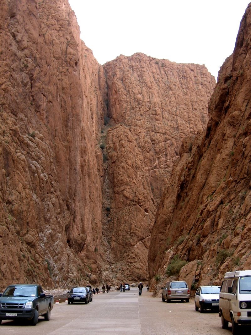 https://mdw-travel-data-us-east-1.s3.amazonaws.com/img/country/Morocco/Todgha-Gorge/img_03.jpg