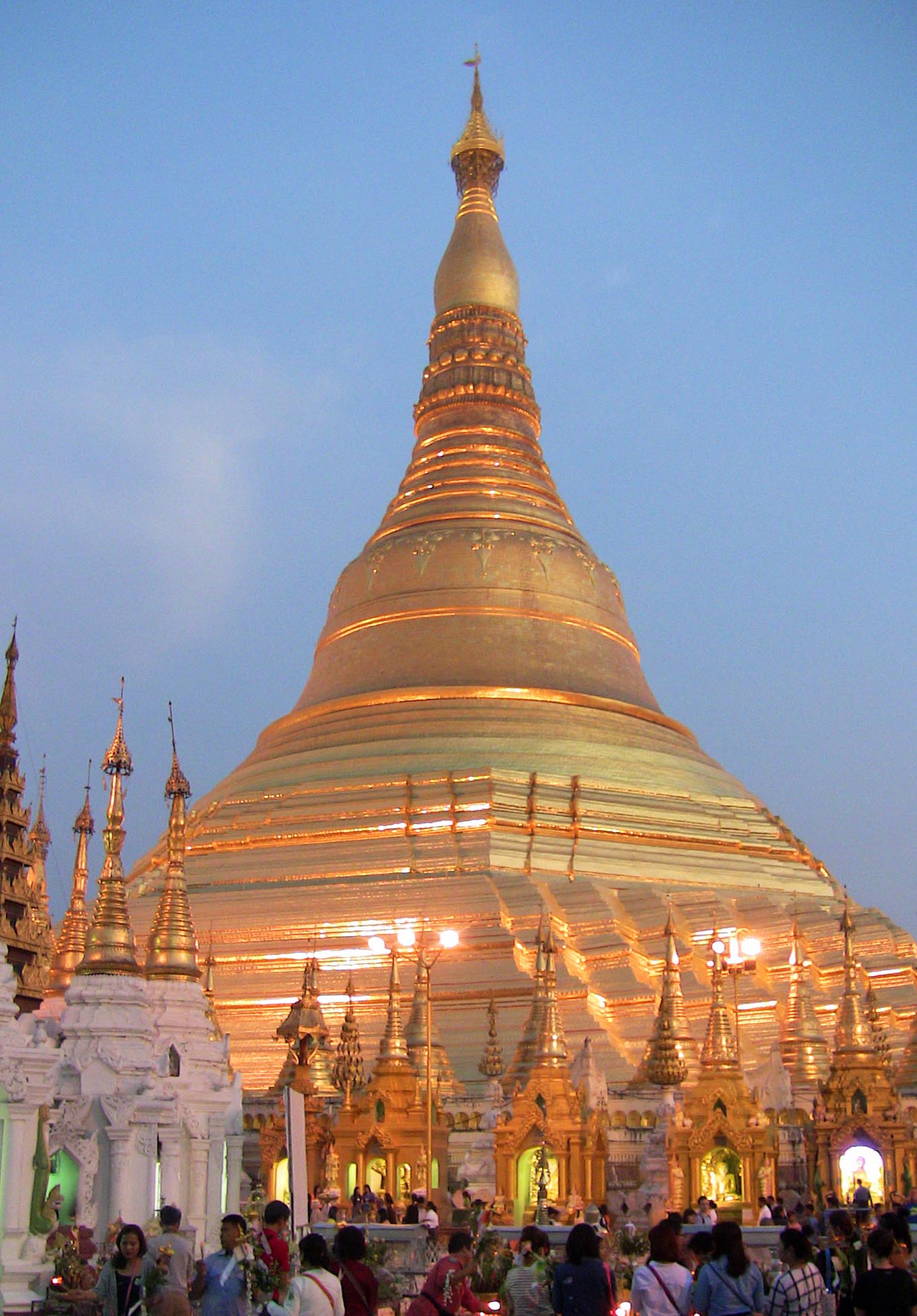 https://mdw-travel-data-us-east-1.s3.amazonaws.com/img/country/Myanmar/Aungchantha-Pagoda/img_01.jpg