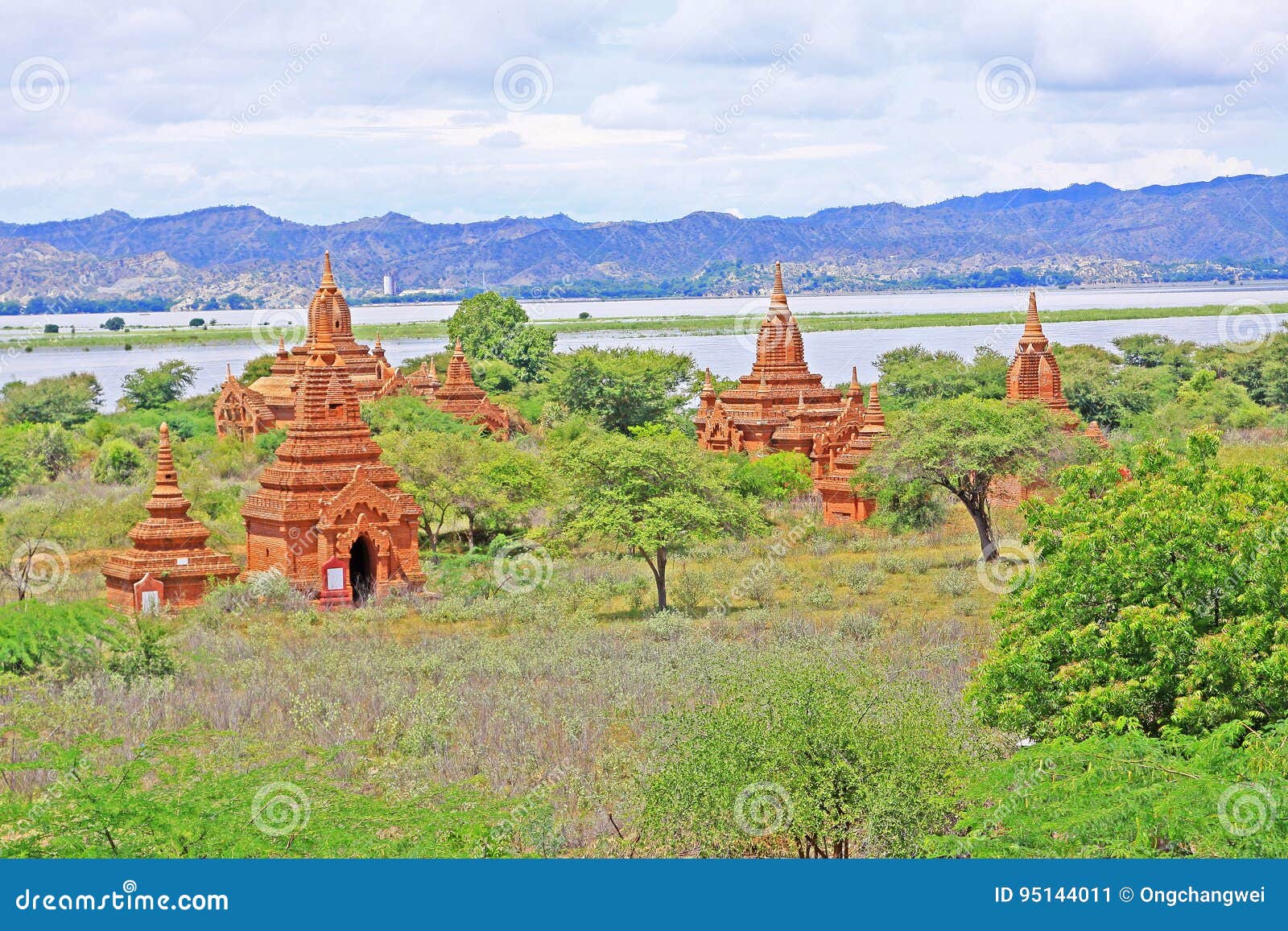 https://mdw-travel-data-us-east-1.s3.amazonaws.com/img/country/Myanmar/Bagan-Archaeological-Zone/img_03.jpg