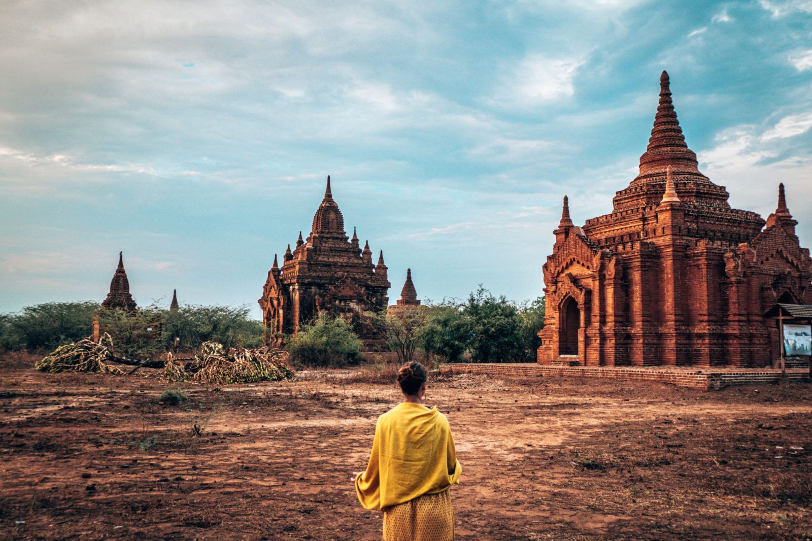 https://mdw-travel-data-us-east-1.s3.amazonaws.com/img/country/Myanmar/Bagan-Temples/img_03.jpg