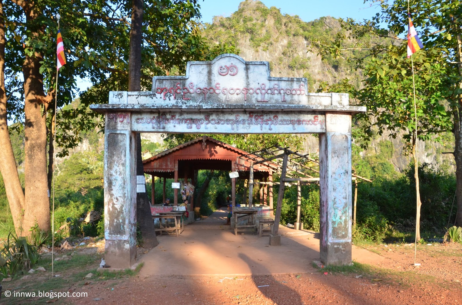 https://mdw-travel-data-us-east-1.s3.amazonaws.com/img/country/Myanmar/Bayin-Nyi-Cave/img_02.jpg