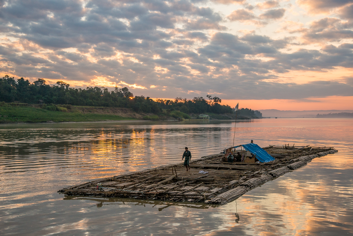 https://mdw-travel-data-us-east-1.s3.amazonaws.com/img/country/Myanmar/Chindwin-River/img_01.jpg