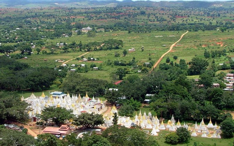 https://mdw-travel-data-us-east-1.s3.amazonaws.com/img/country/Myanmar/Cultural-Village-in-Pindaya/img_03.jpg