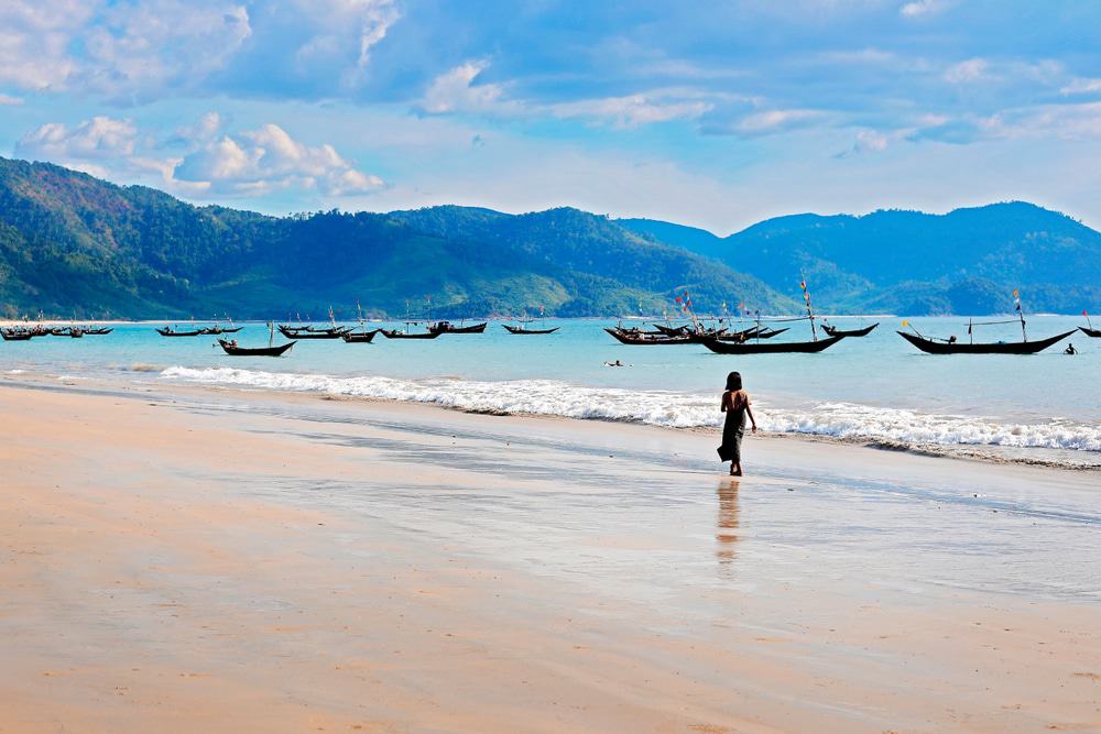 https://mdw-travel-data-us-east-1.s3.amazonaws.com/img/country/Myanmar/Dawei-River-Walk/img_00.jpg