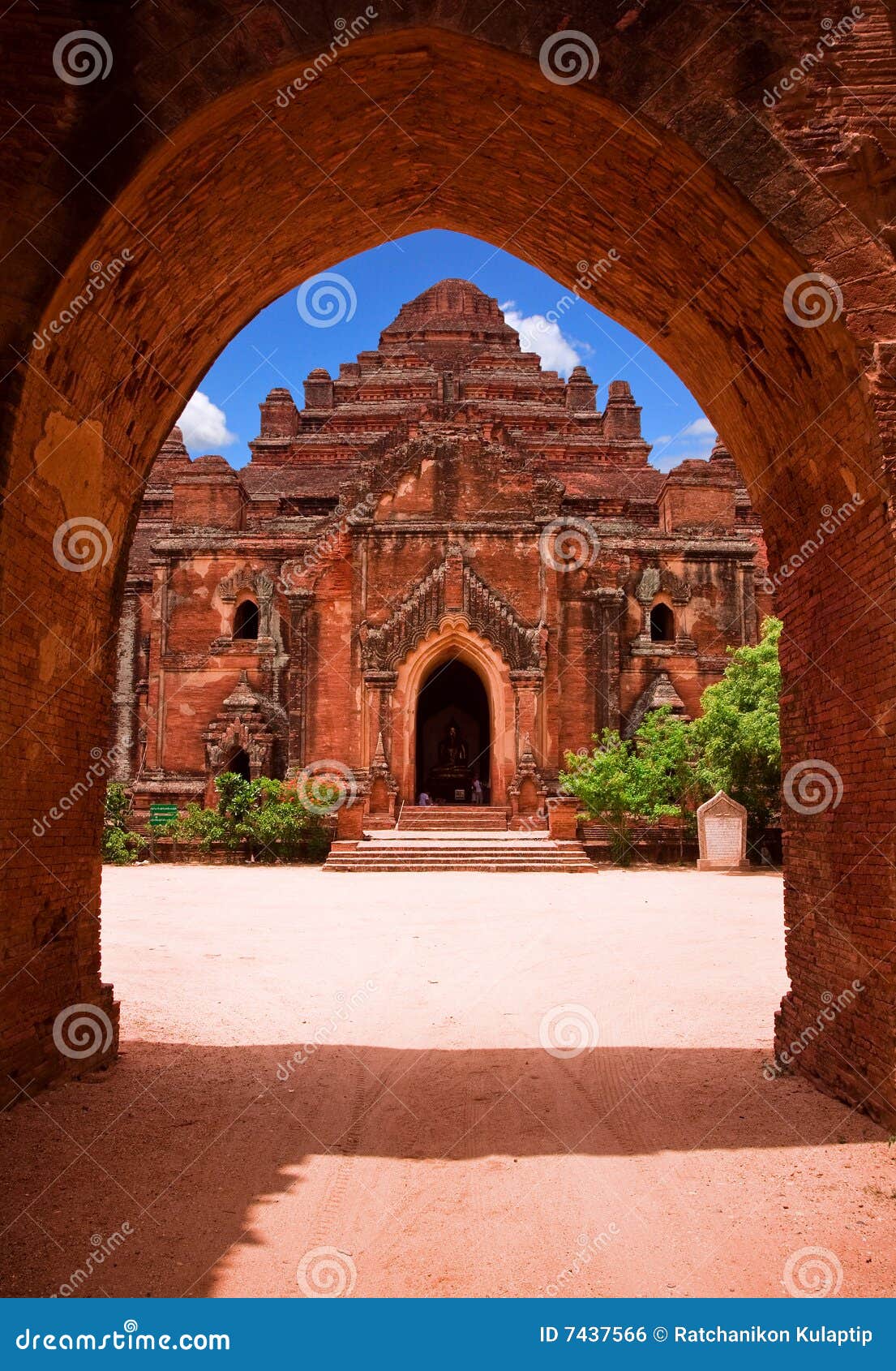 https://mdw-travel-data-us-east-1.s3.amazonaws.com/img/country/Myanmar/Dhamma-Mar-Pin-Monastery/img_02.jpg