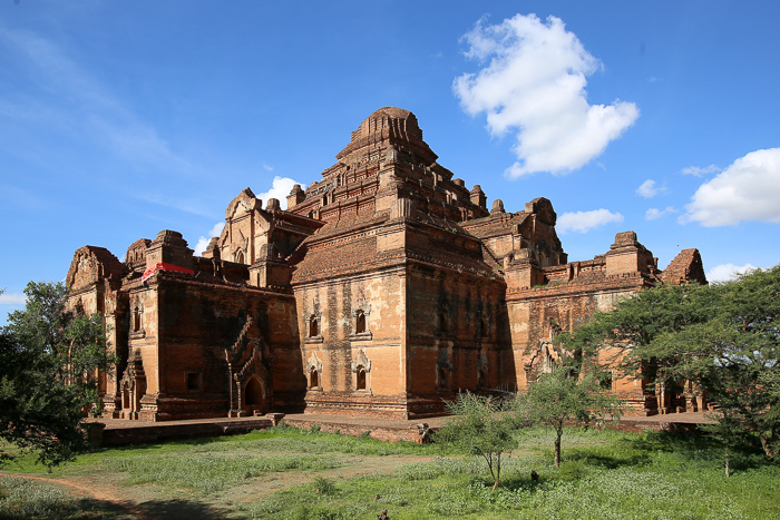 https://mdw-travel-data-us-east-1.s3.amazonaws.com/img/country/Myanmar/Dhammayangyi-Temple/img_00.jpg