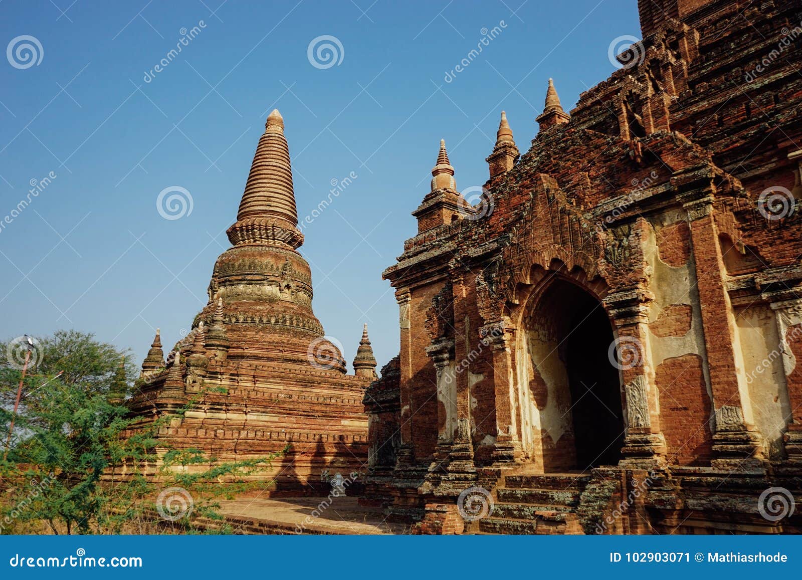 https://mdw-travel-data-us-east-1.s3.amazonaws.com/img/country/Myanmar/Dhammayazika-Pagoda/img_01.jpg