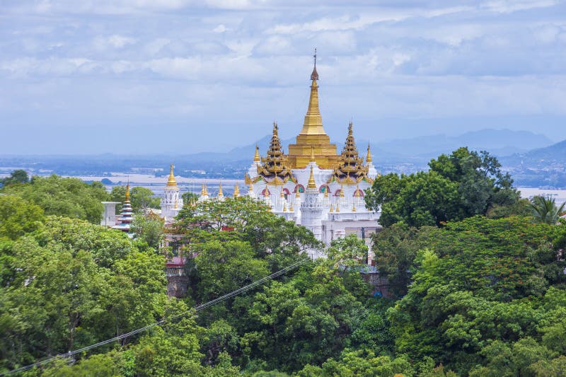 https://mdw-travel-data-us-east-1.s3.amazonaws.com/img/country/Myanmar/Gaung-Sagar-Pagoda/img_03.jpg