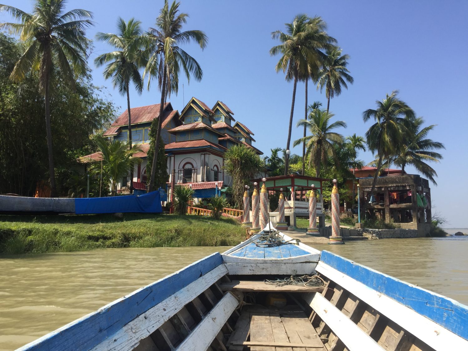 https://mdw-travel-data-us-east-1.s3.amazonaws.com/img/country/Myanmar/Gaung-Say-Kyun--Shampoo-Island-/img_02.jpg
