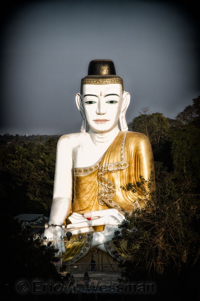 https://mdw-travel-data-us-east-1.s3.amazonaws.com/img/country/Myanmar/Giant-Bamboo-Buddha/img_03.jpg