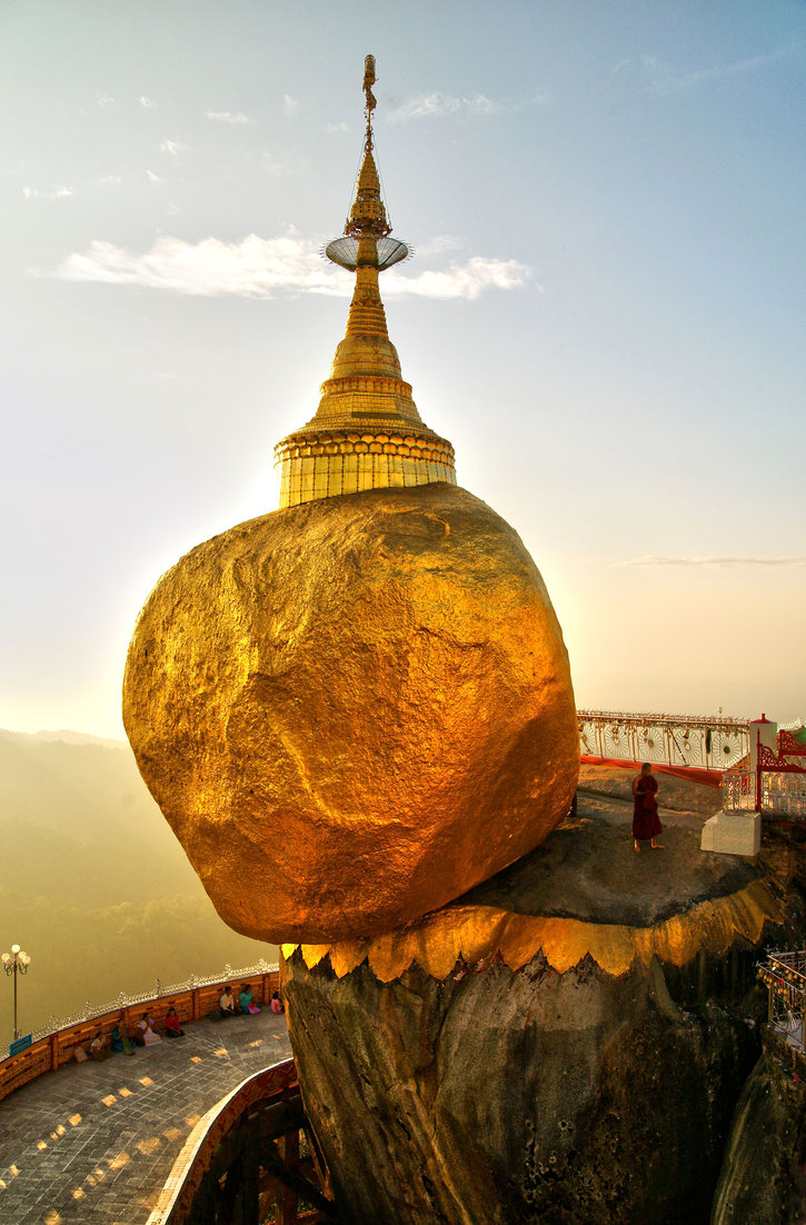 https://mdw-travel-data-us-east-1.s3.amazonaws.com/img/country/Myanmar/Golden-Rock--Kyaiktiyo-Pagoda-/img_00.jpg