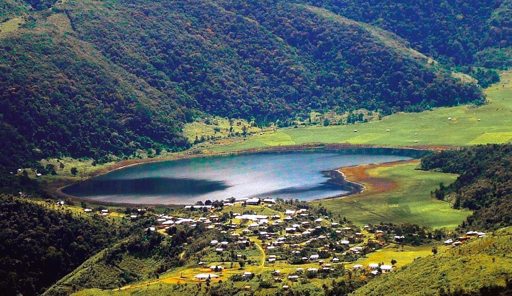 https://mdw-travel-data-us-east-1.s3.amazonaws.com/img/country/Myanmar/Hneesakar-Lake/img_01.jpg