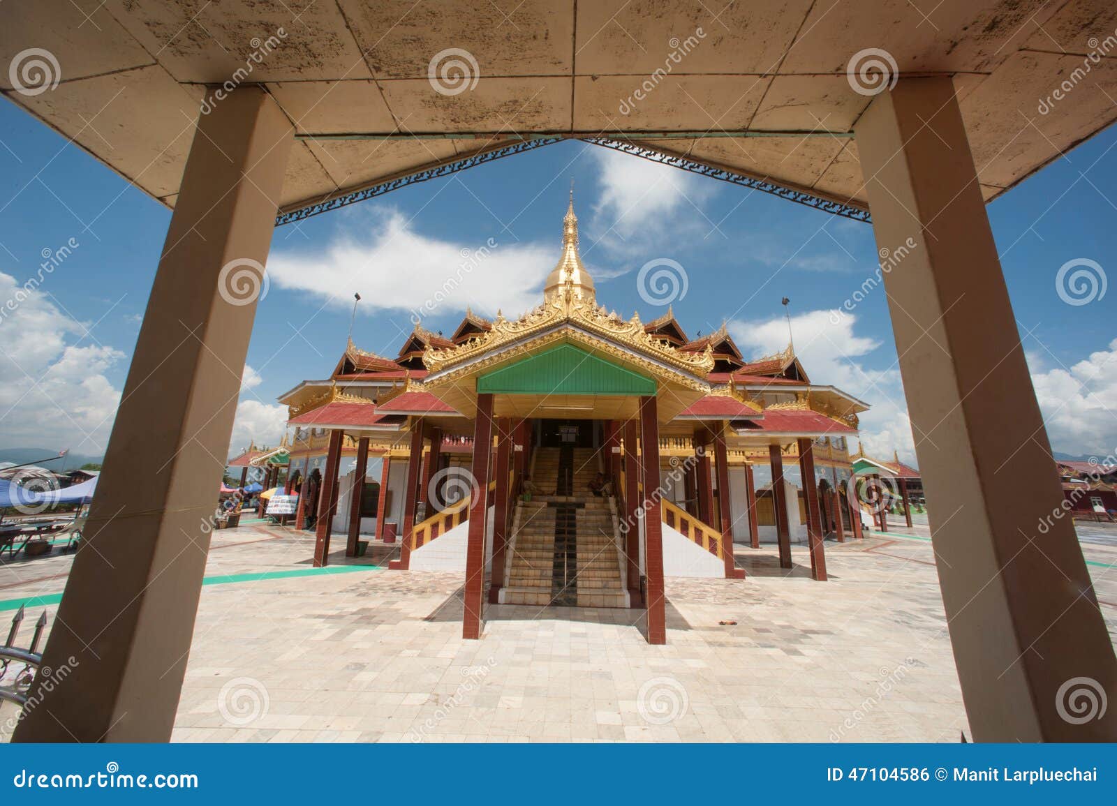 https://mdw-travel-data-us-east-1.s3.amazonaws.com/img/country/Myanmar/Hpaung-Daw-U-Pagoda/img_02.jpg