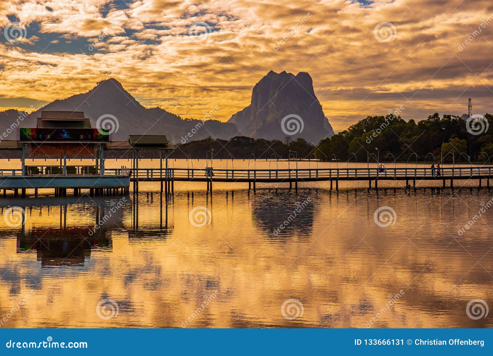 https://mdw-travel-data-us-east-1.s3.amazonaws.com/img/country/Myanmar/Htatha-Kan-Thar-Yar-Lake/img_03.jpg