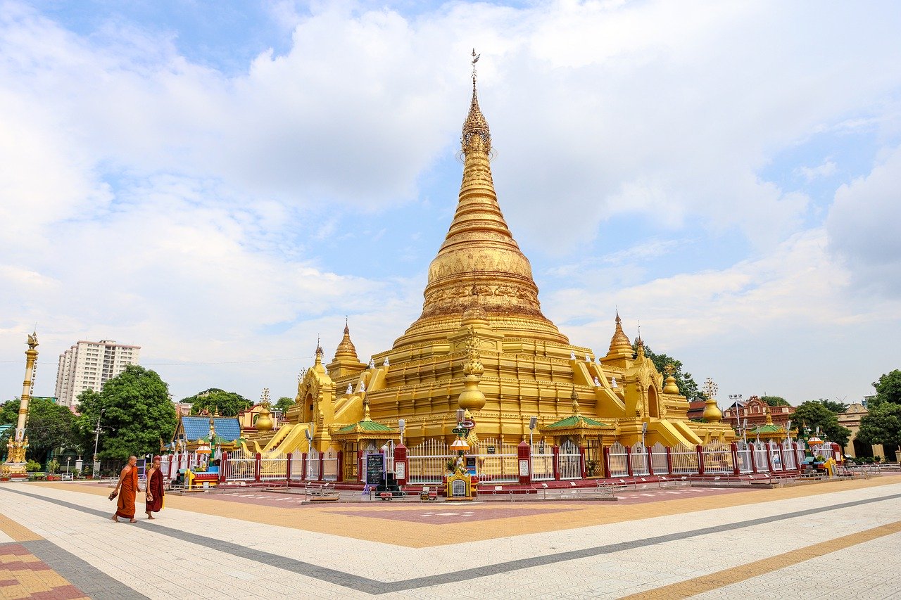 https://mdw-travel-data-us-east-1.s3.amazonaws.com/img/country/Myanmar/Htet-Eain-Gu-Cave/img_02.jpg