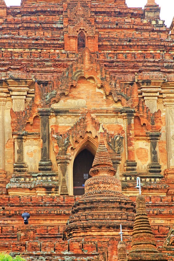 https://mdw-travel-data-us-east-1.s3.amazonaws.com/img/country/Myanmar/Htilominlo-Temple/img_02.jpg