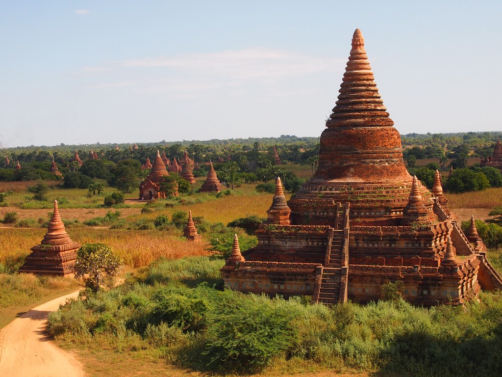 https://mdw-travel-data-us-east-1.s3.amazonaws.com/img/country/Myanmar/Htilominlo-Temple/img_03.jpg