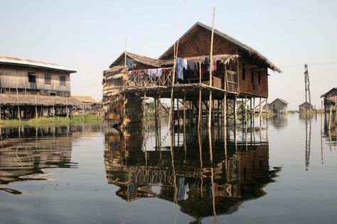 https://mdw-travel-data-us-east-1.s3.amazonaws.com/img/country/Myanmar/Inle-Heritage-Stilt-Houses/img_01.jpg
