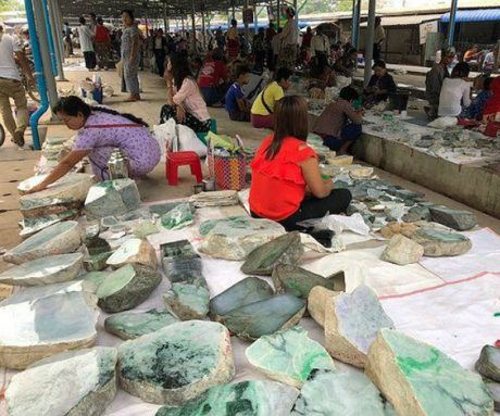 https://mdw-travel-data-us-east-1.s3.amazonaws.com/img/country/Myanmar/Jade-Market/img_00.jpg