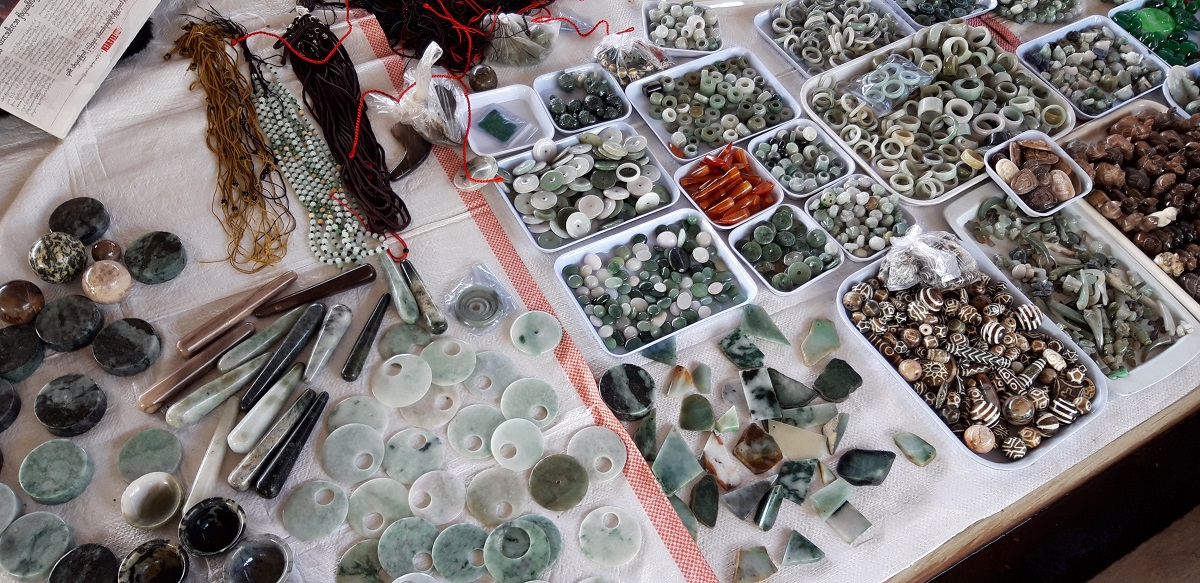 https://mdw-travel-data-us-east-1.s3.amazonaws.com/img/country/Myanmar/Jade-Market/img_01.jpg