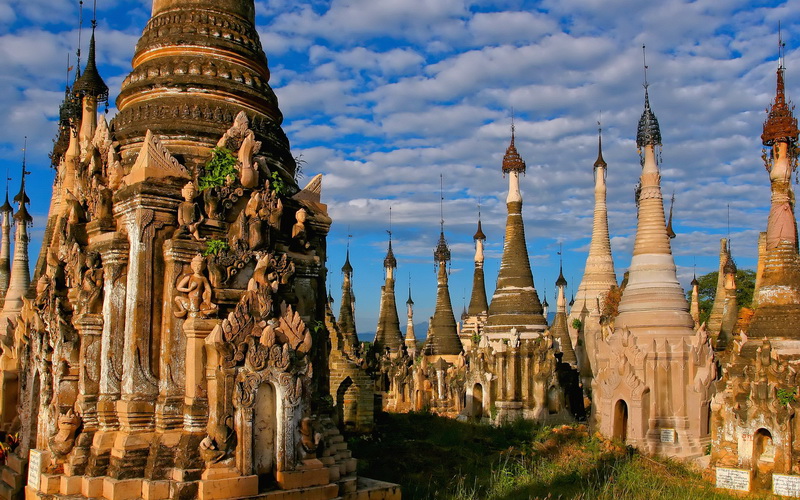 https://mdw-travel-data-us-east-1.s3.amazonaws.com/img/country/Myanmar/Kakku-Pagodas/img_03.jpg