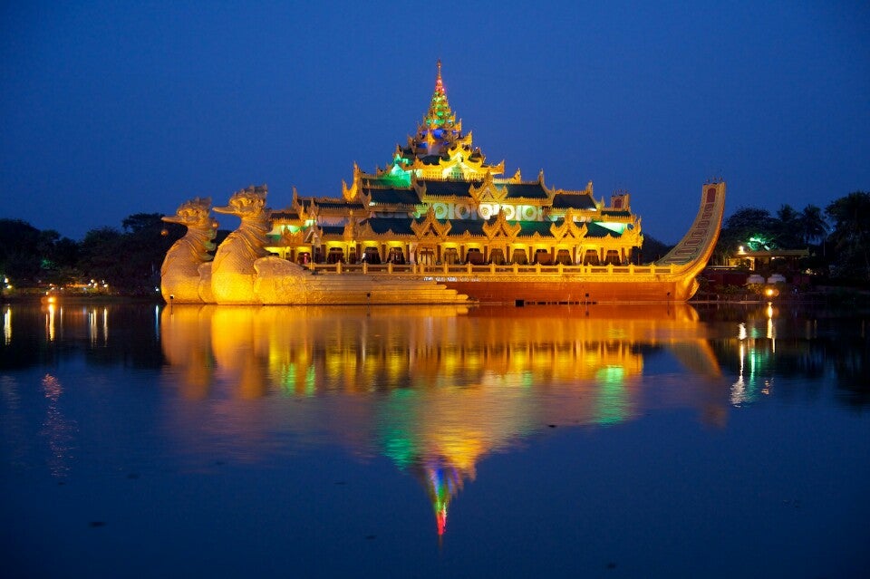 https://mdw-travel-data-us-east-1.s3.amazonaws.com/img/country/Myanmar/Karaweik-Palace/img_01.jpg